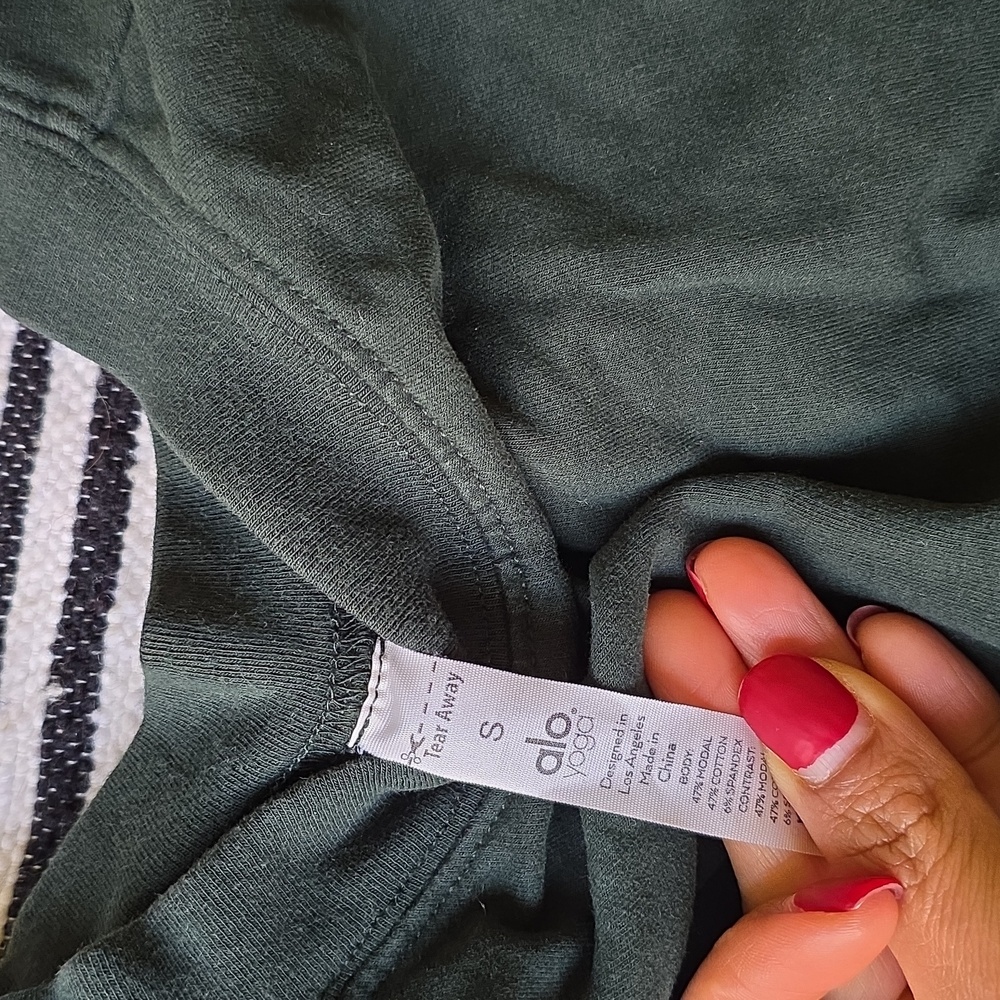 ALO Yoga Forest Green Activewear Set - Picture 3 of 6